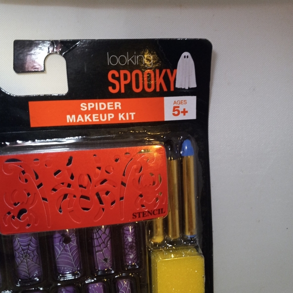 NIB Spooky Spider Makeup Kit Includes (Stencils, Makeup, Press On Nails) - Picture 2 of 4